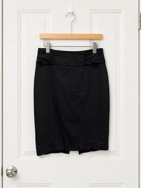 White House Black Market WHBM Pencil Skirt Size 4‎